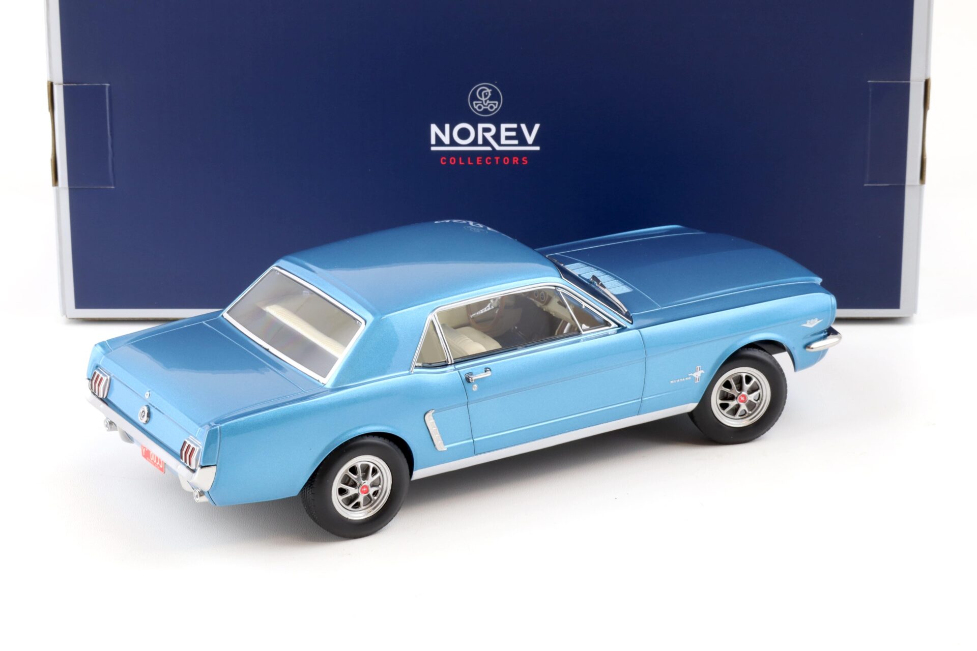 1:18 Norev Ford Mustang Hardtop Coupe 1965 Turquoise metallic
