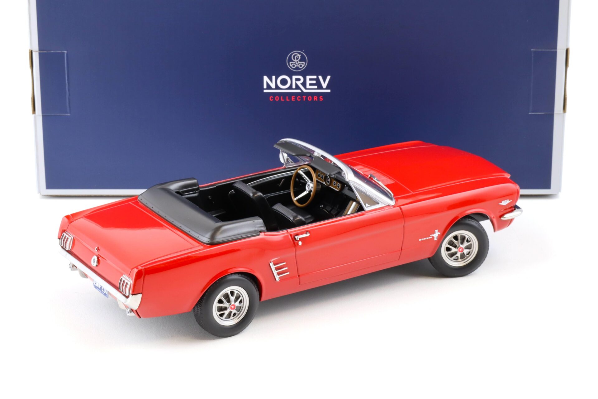 1:18 Norev Ford Mustang Convertible 1966 red
