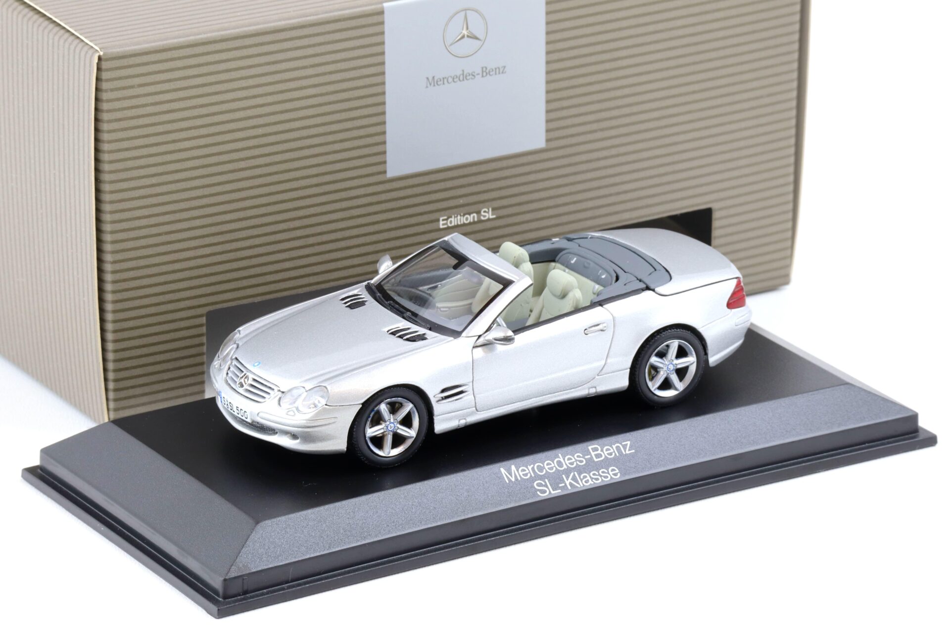 1:43 Norev Mercedes SL 500 SL-Klasse Convertible R230 silver DEALER VERSION