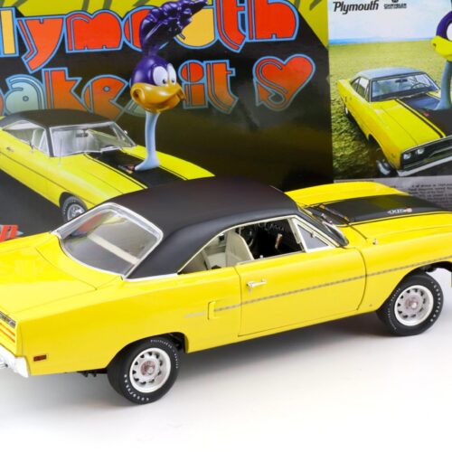 1:18 GMP 1970 Plymouth Road Runner The Loved Bird Air Grabber Figure yellow/ black