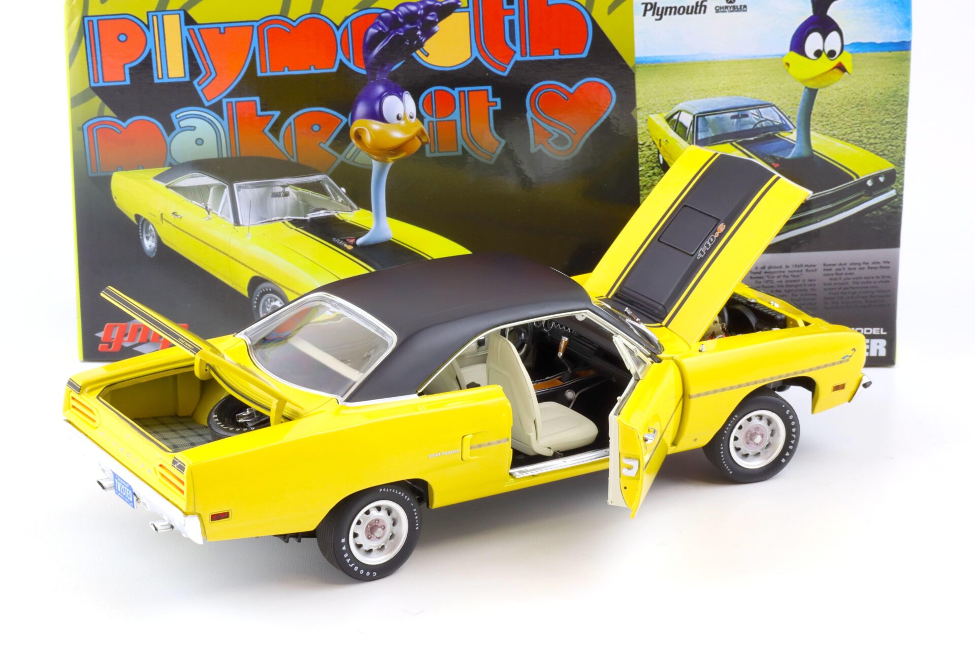 1:18 GMP 1970 Plymouth Road Runner The Loved Bird Air Grabber Figure yellow/ black