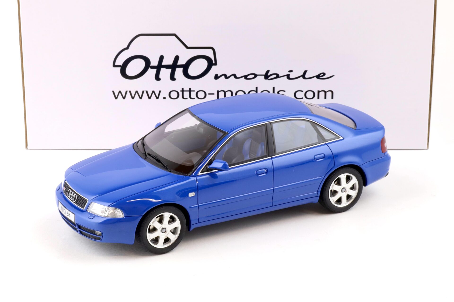 1:18 OTTO mobile OT373 Audi S4 (B5) 2.7l Biturbo Limousine 1998 blue