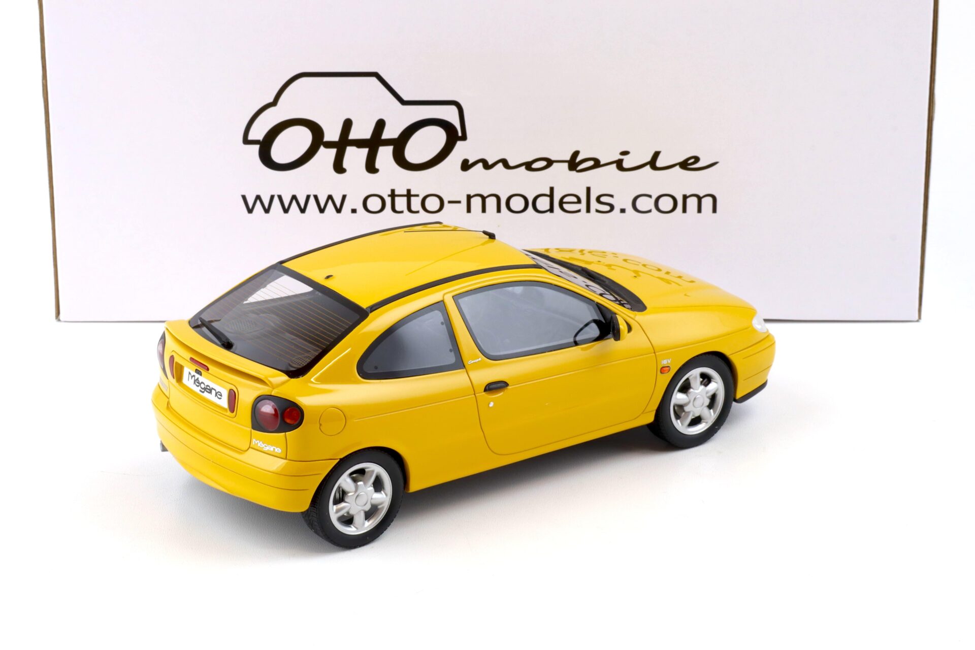 1:18 OTTO mobile OT343 Renault Megane MK1 Coupe 2.0 16V 1999 yellow