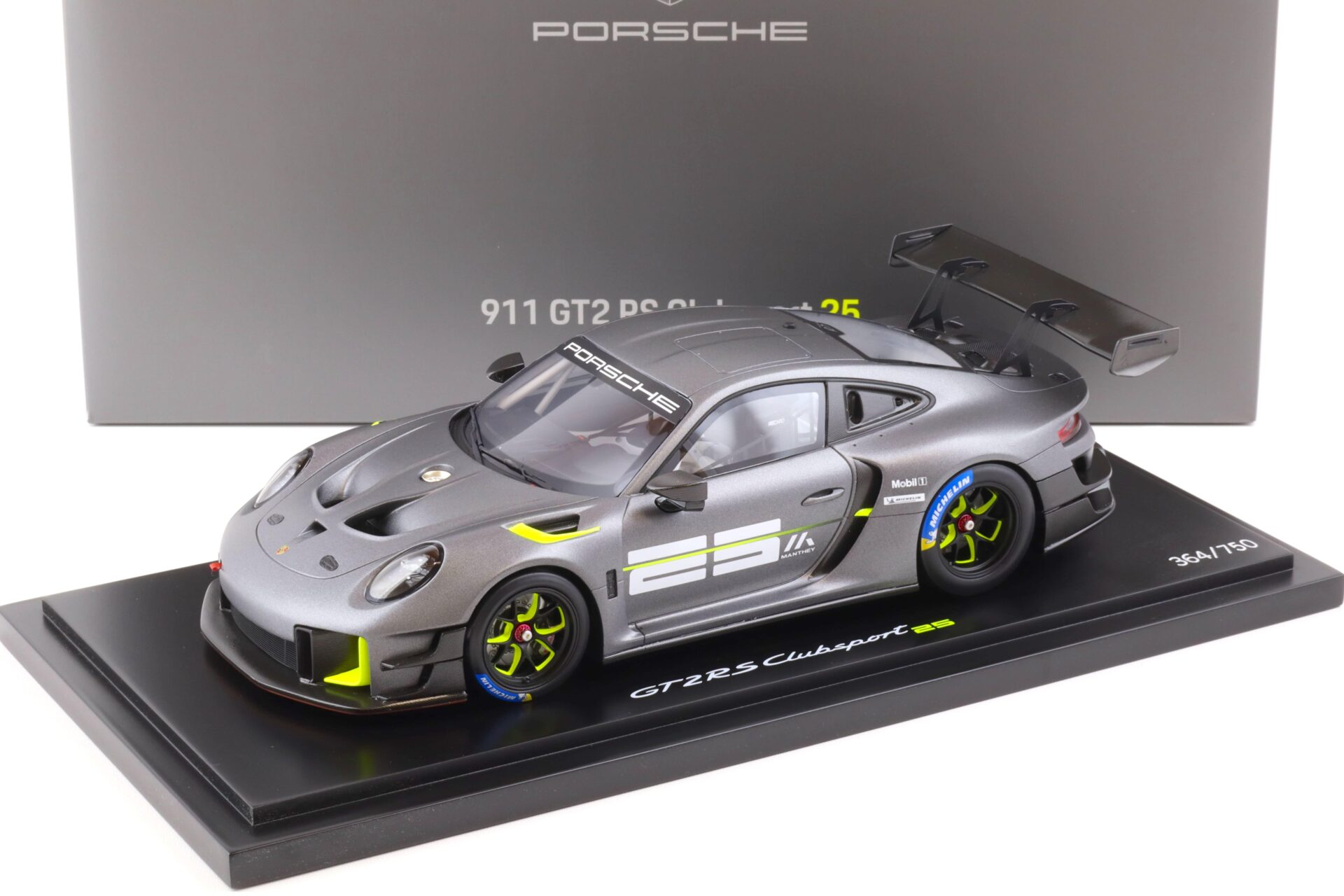 1:18 Spark Porsche 911 GT2 RS Clubsport 25 grey - Limited 750 pcs. WAP DEALER