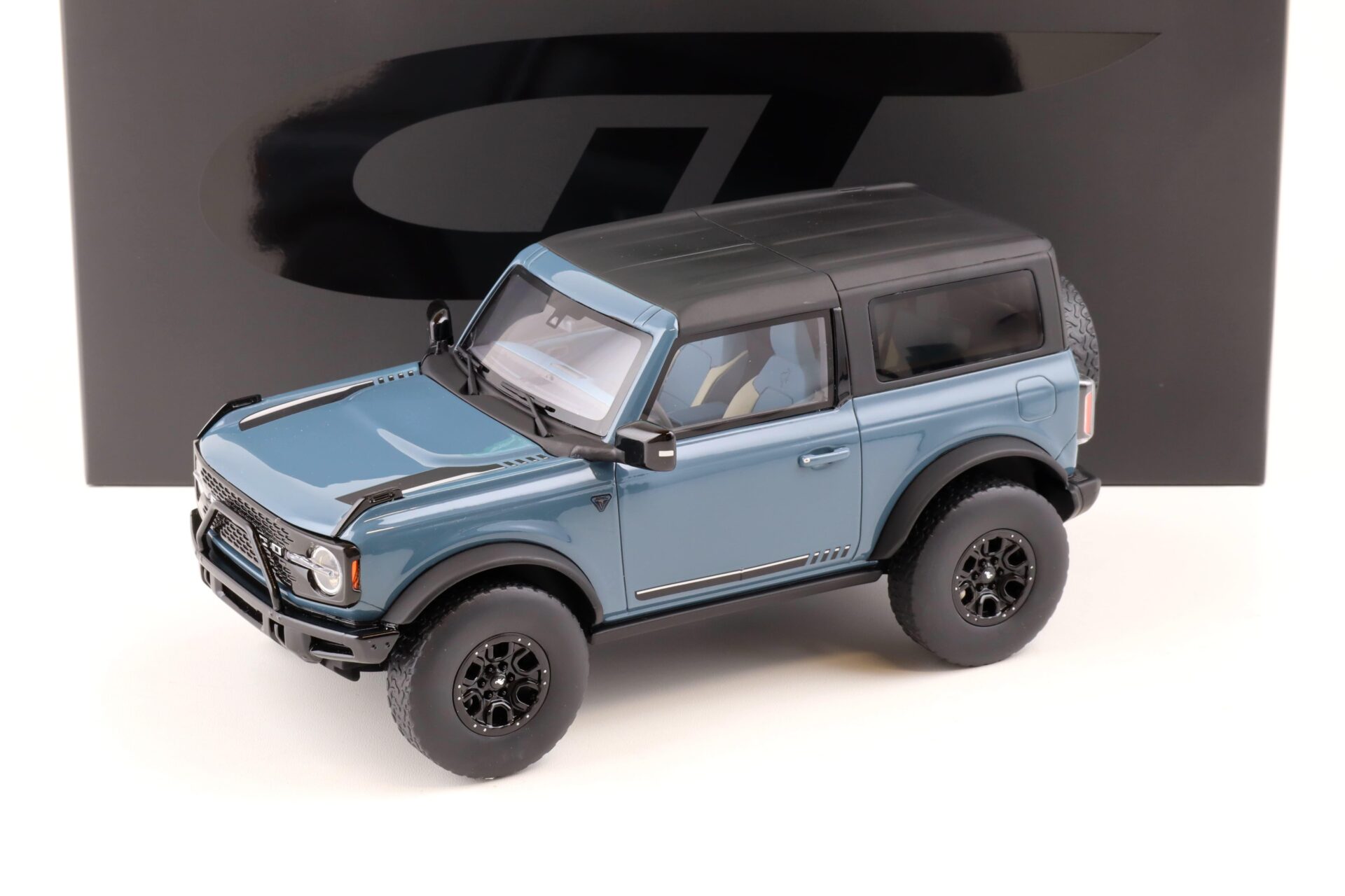 1:18 GT Spirit GT359 Ford Bronco 2-Doors First Edition grey/ blue 2021