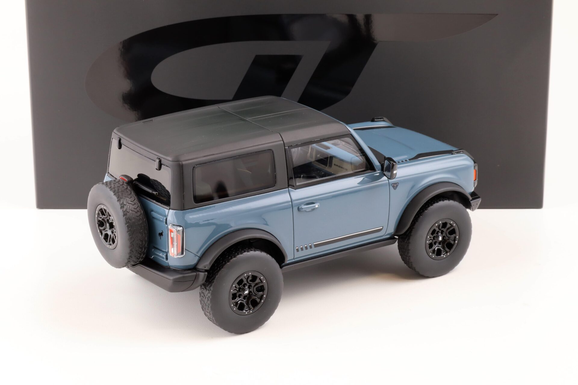 1:18 GT Spirit GT359 Ford Bronco 2-Doors First Edition grey/ blue 2021