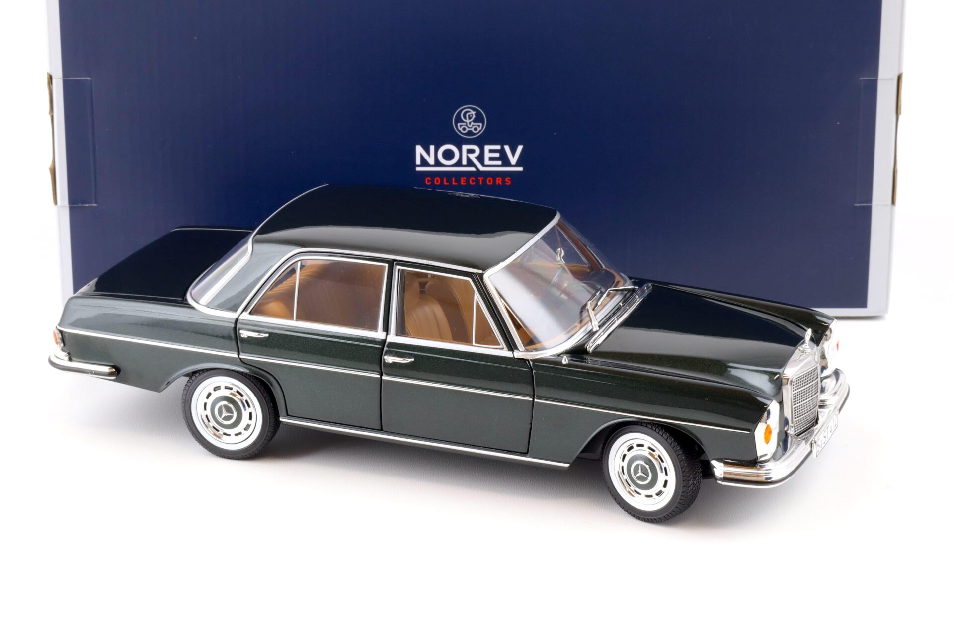 1:18 Norev Mercedes 280 SE Limousine 1968 Pine green metallic 183935