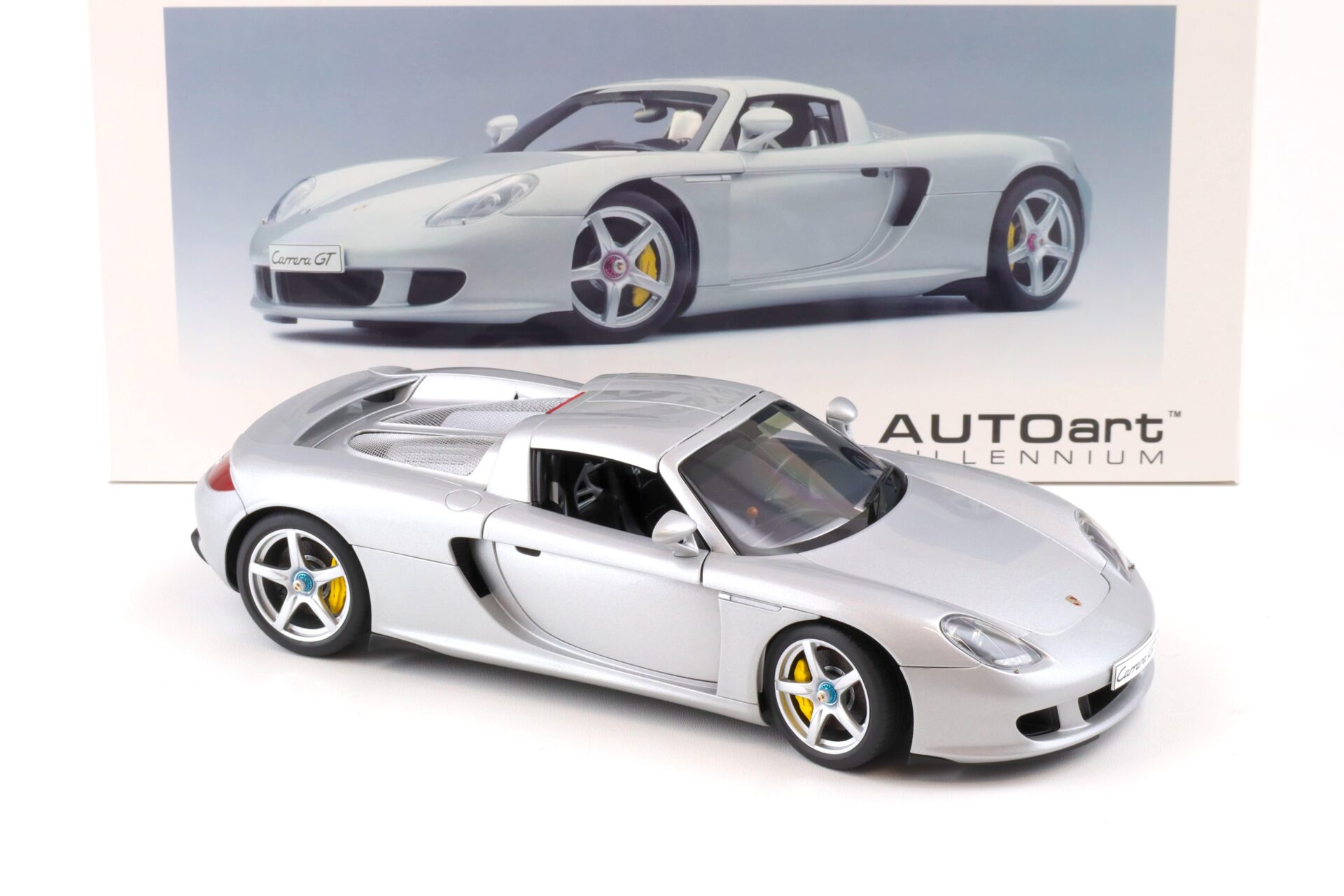 1:18 AUTOart Porsche Carrera GT 2003 silver 78046