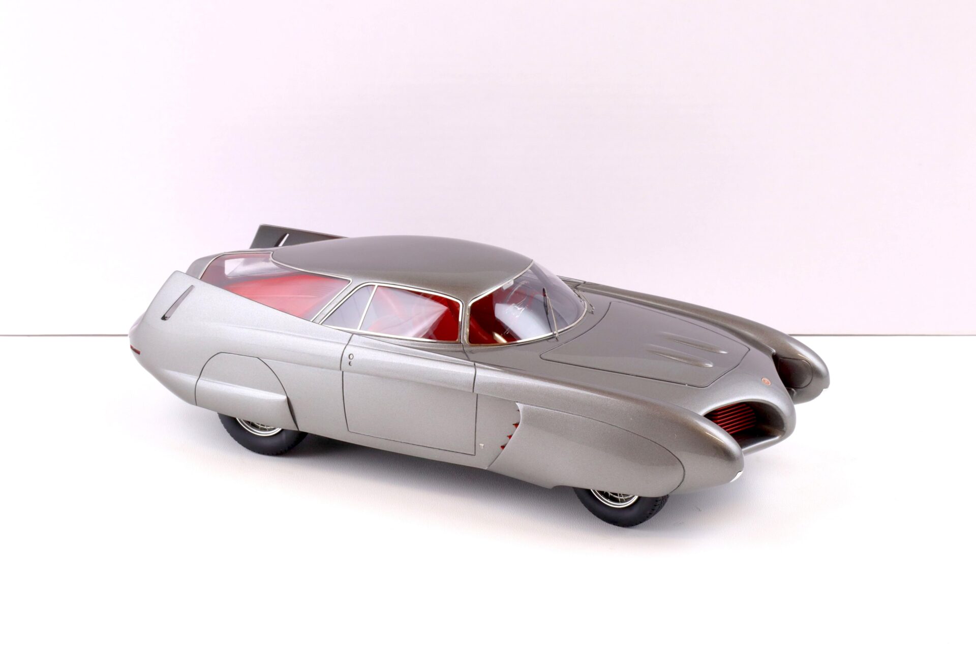 1:18 Matrix Alfa Romeo B.A.T. 5 grey metallic 1953