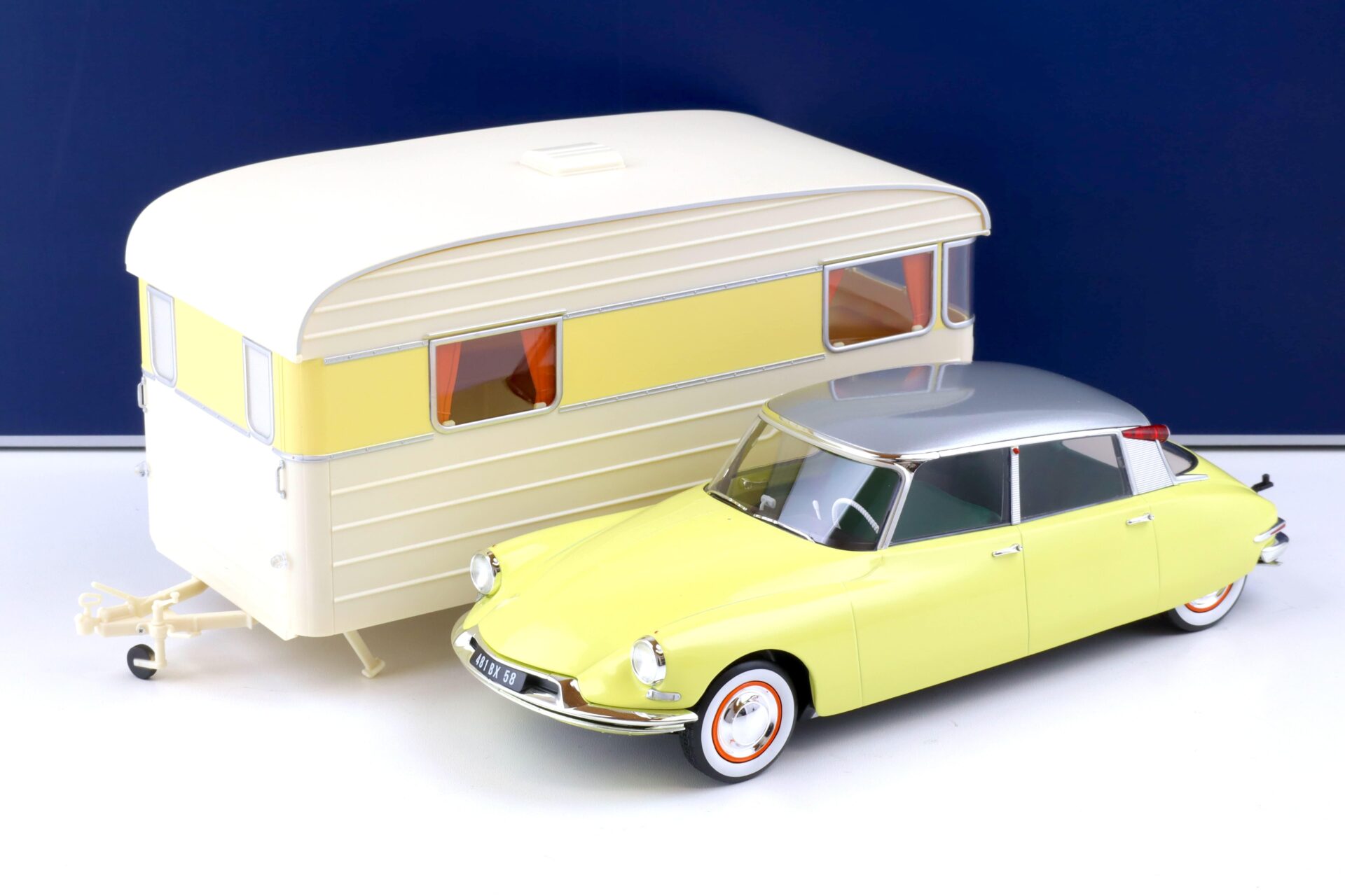 1:18 Norev Citroen DS 19 Jonquville yellow 1960 & Caravan Dengue Panoramic