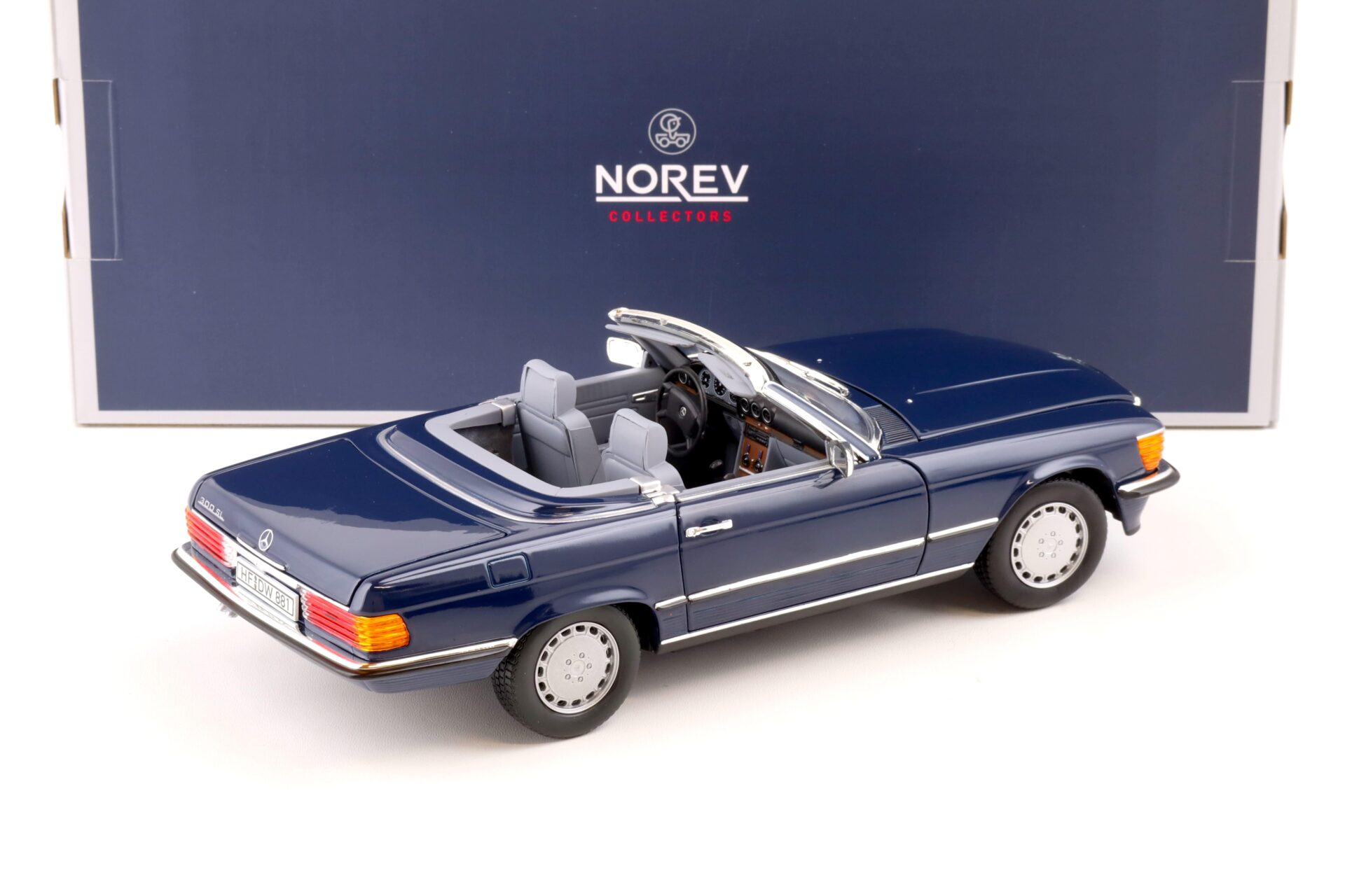 1:18 Norev Mercedes 300 SL Cabriolet R107 with Top 1986 dark blue