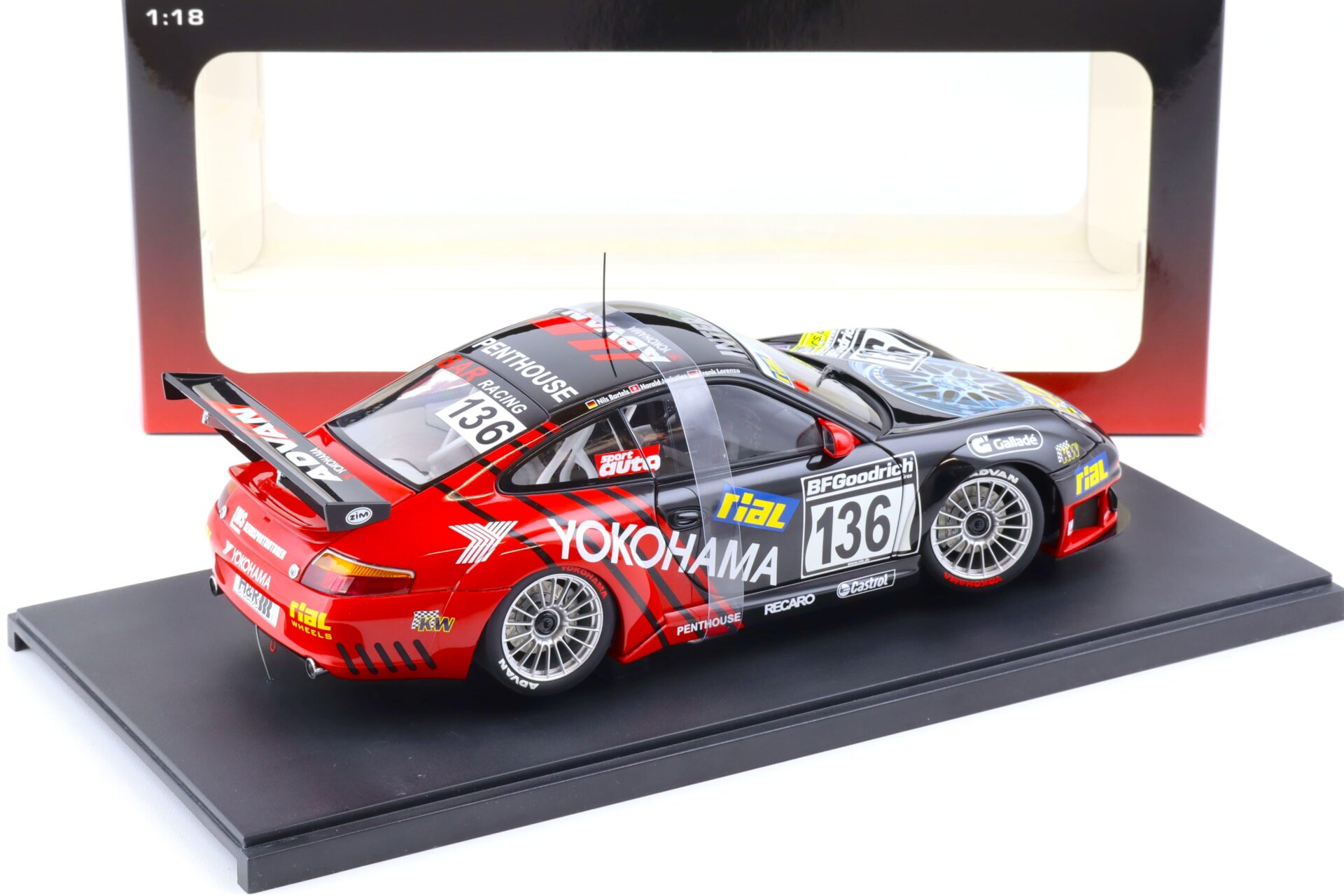 1:18 AUTOart Porsche 911 (996) GT3 RSR YOKOHAMA #136 Nürburgring 2005 - 80571