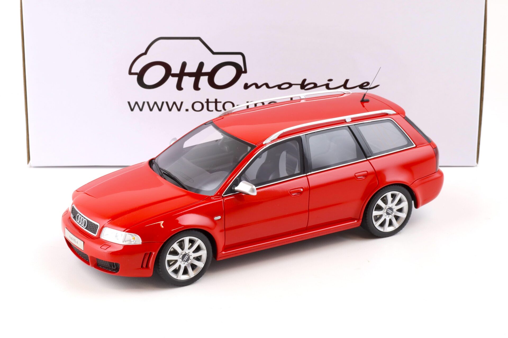 ID 83849 orig 2.jpg 1:18 OTTO mobile OT1026B Audi RS4 Avant B5 Misano red 2000