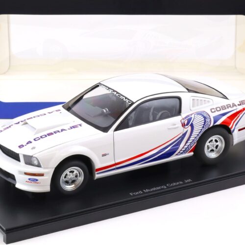1:18 AUTOart Ford Mustang Cobra Jet 2009 white 72921
