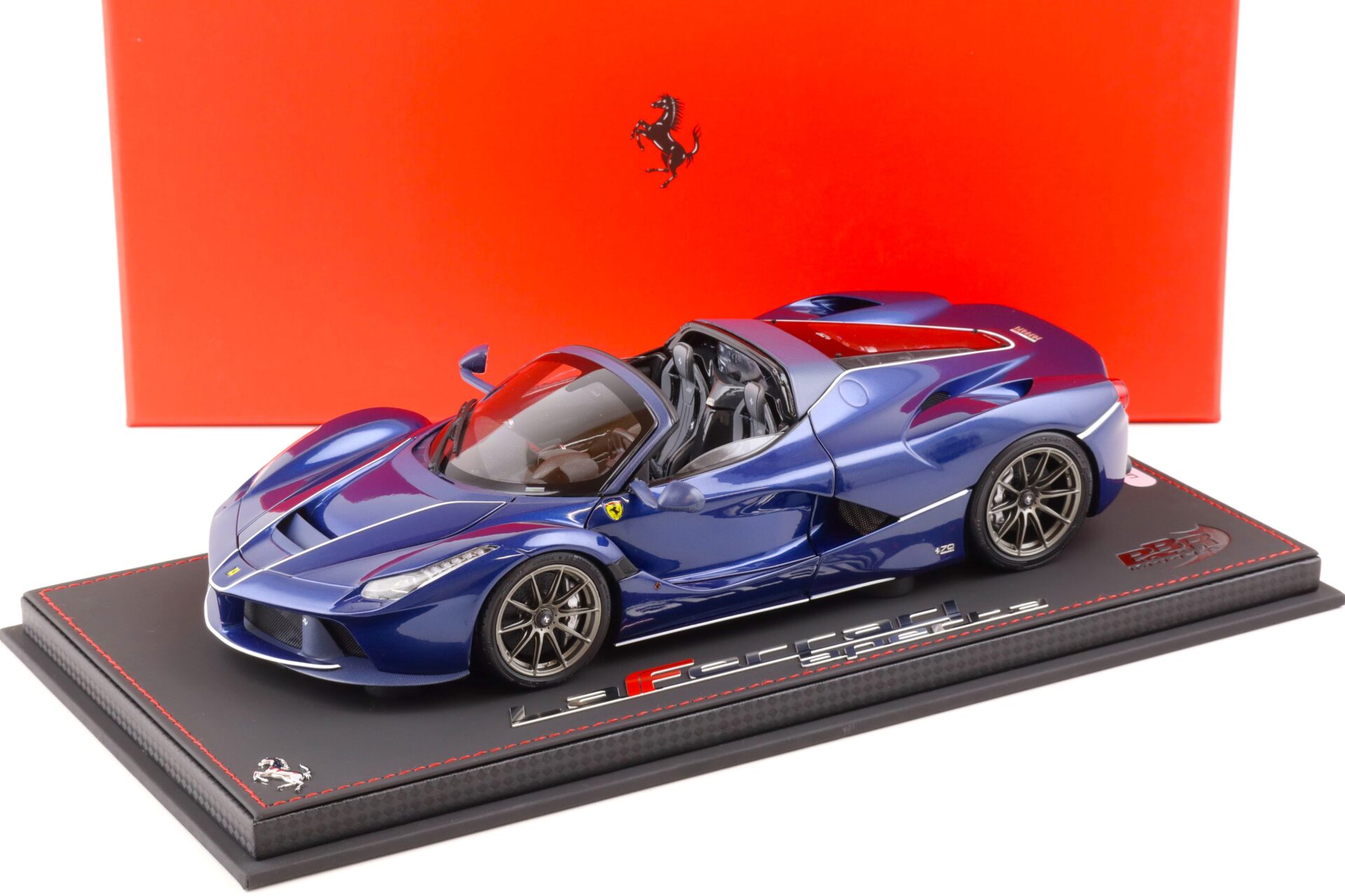1:18 BBR Ferrari LaFerrari Aperta Blue Tour de France with display - Limited 80 pcs.