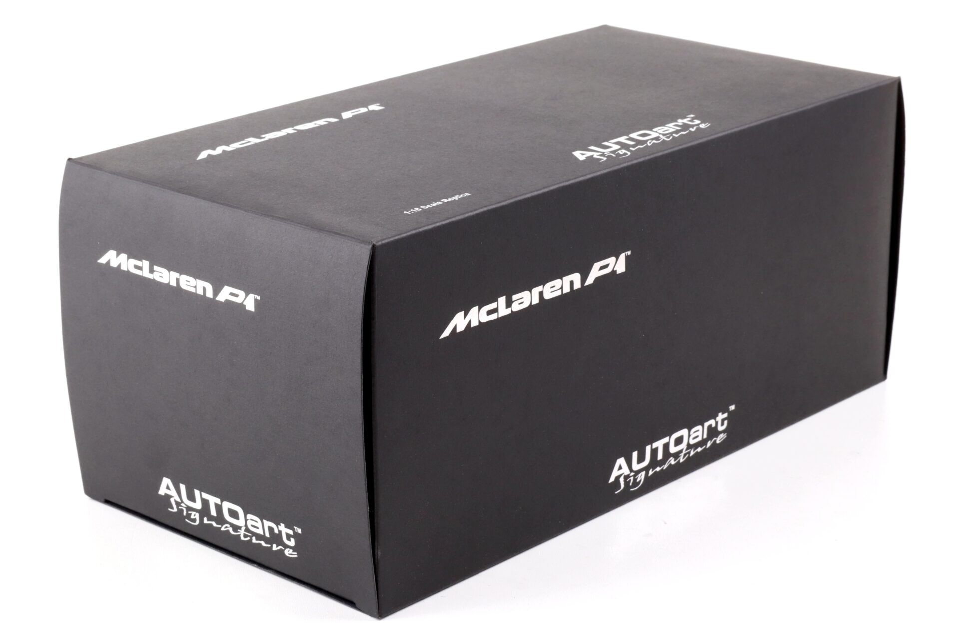 1:18 AUTOart Signature McLaren P1 (2013) matt white/ blue accents 76024