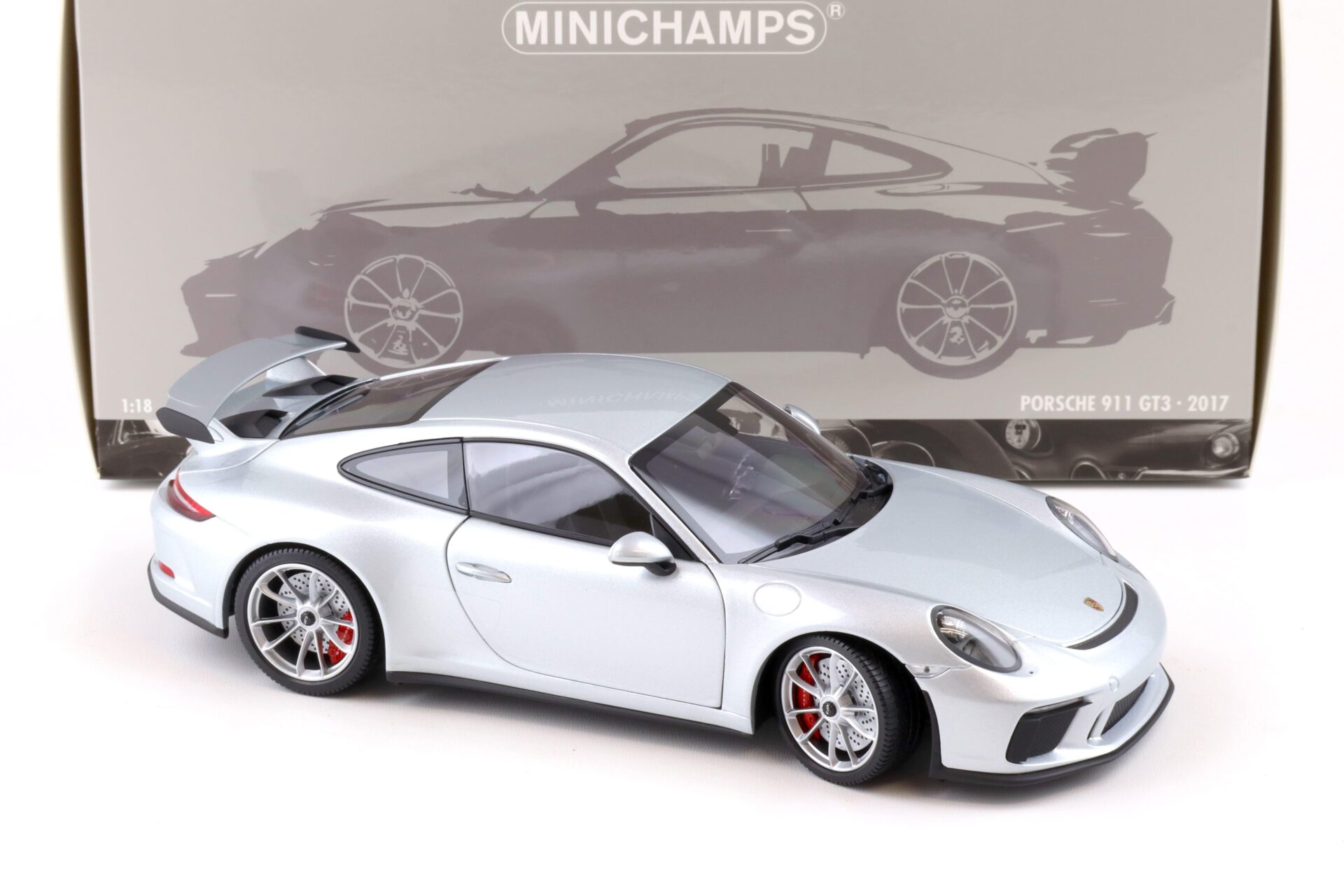 1:18 Minichamps Porsche 911 (991) GT3 silver 2017 North America Limited 299 pcs.