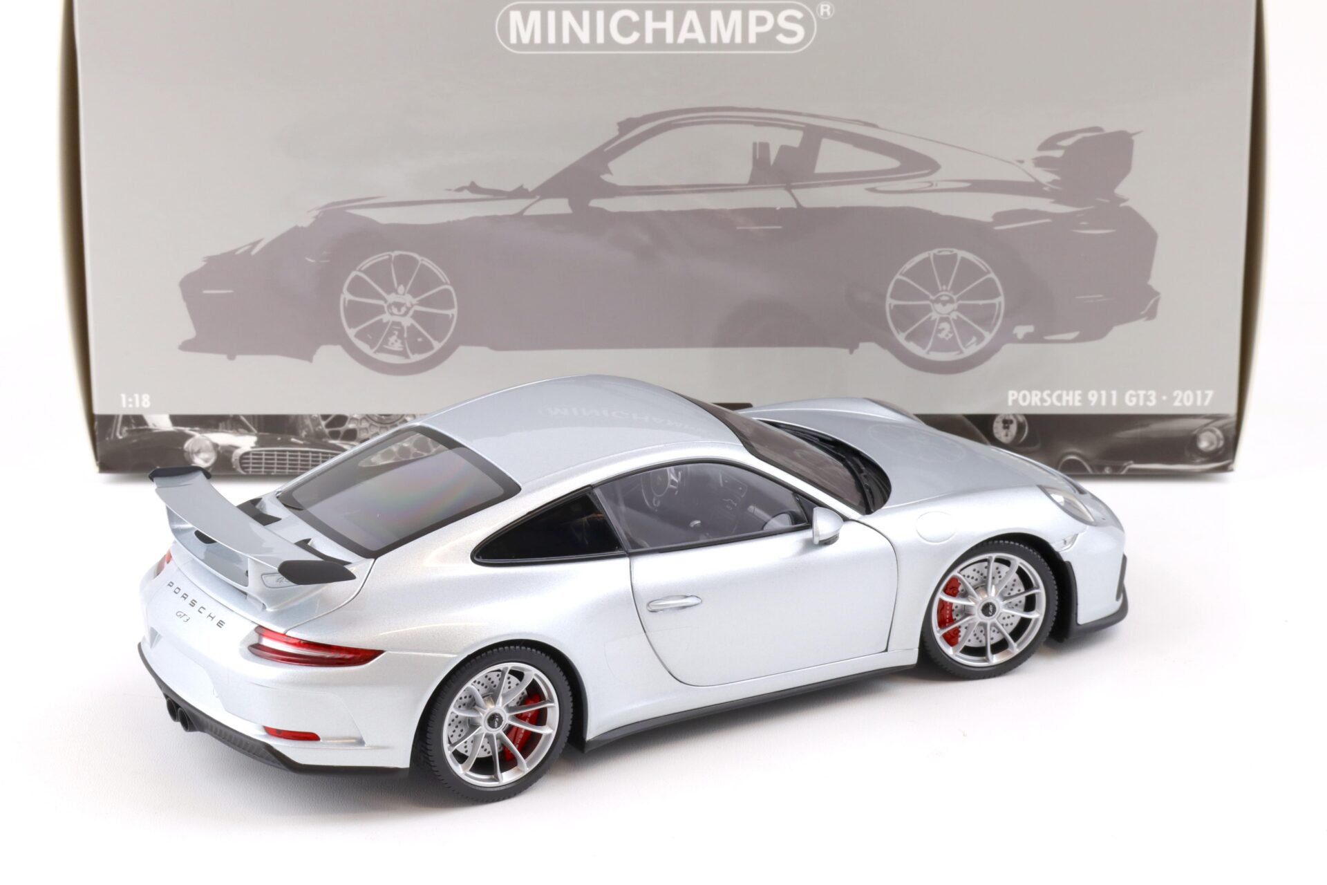1:18 Minichamps Porsche 911 (991) GT3 silver 2017 North America Limited 299 pcs.