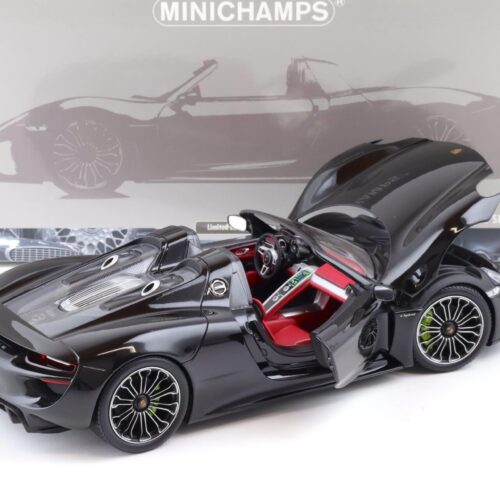 1:18 Minichamps Porsche 918 Spyder 2013 black/ red seats - Image 4