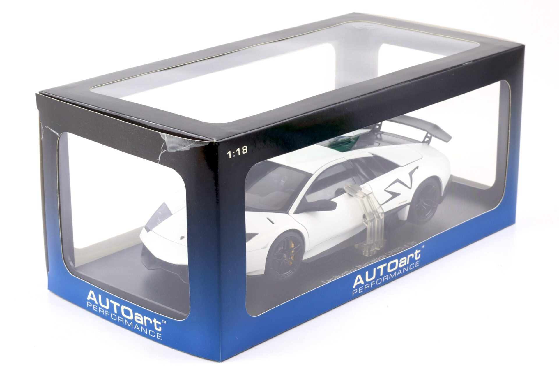 1:18 AUTOart Lamborghini Murcielago LP670-4 SV Bianco Canopous/ matt white
