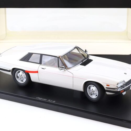 1:18 AUTOart Jaguar XJ-S Coupe white 73576 - Image 2