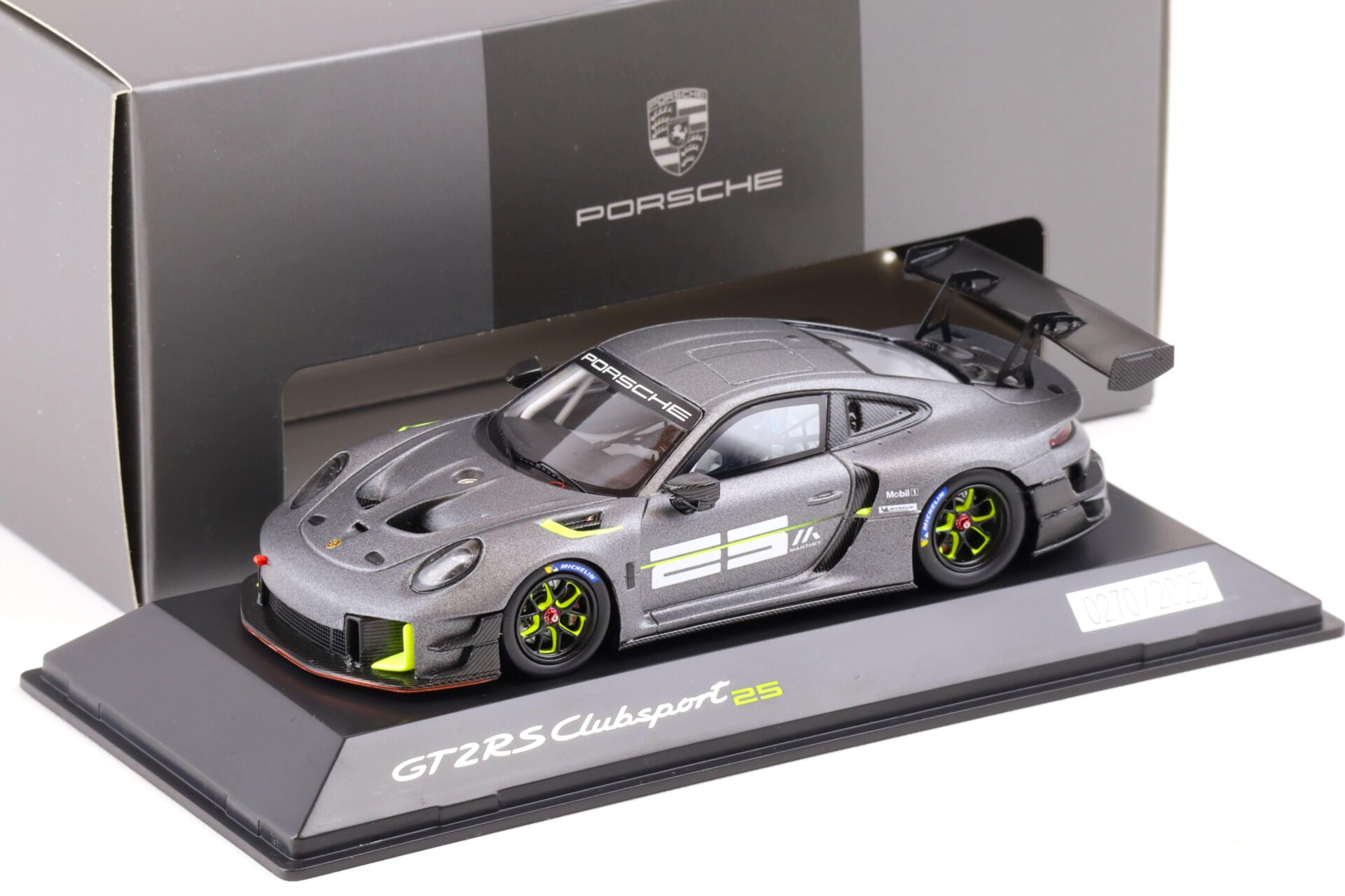 1:43 Spark Porsche 911 GT2 RS Clubsport 25 Manthey grey Limited WAP DEALER