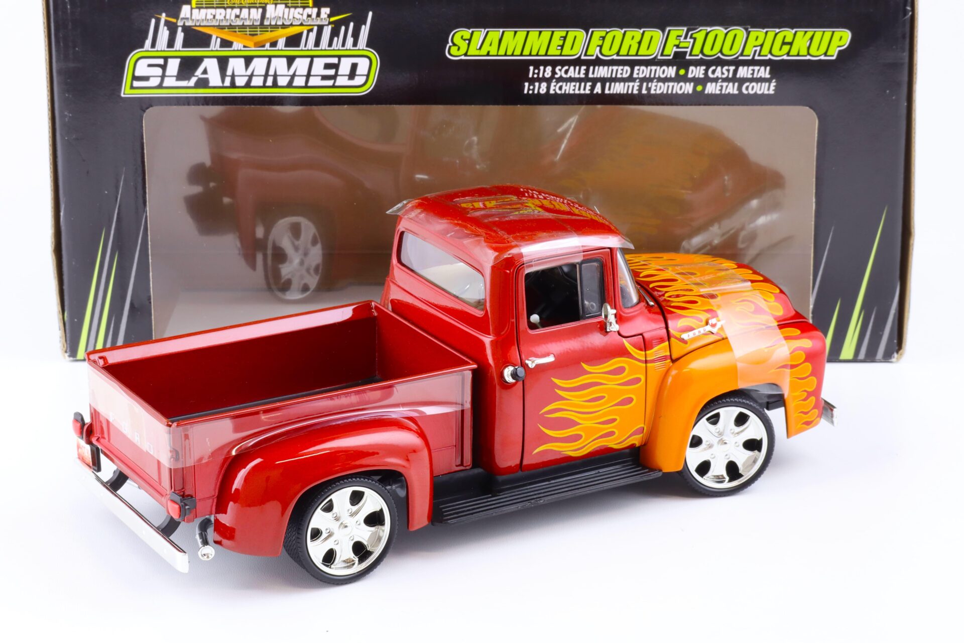 1:18 ERTL RC2 Slammed Ford F-100 Pick-up red metallic/ orange flames
