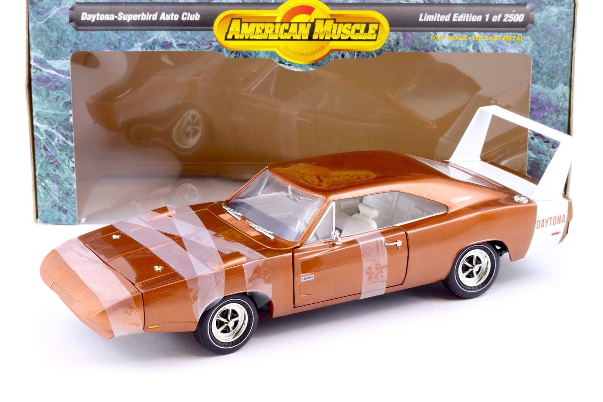 1:18 ERTL Dodge Charger Daytona Superbird Auto Club bronze metallic/ white