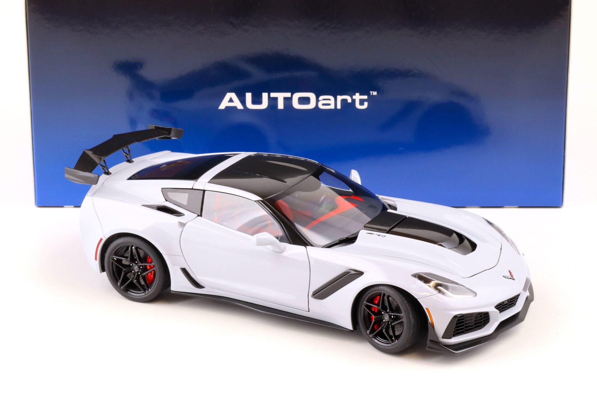 1:18 AUTOart Chevrolet Corvette C7 ZR1 Coupe 2019 Ceramic Matrix grey metallic