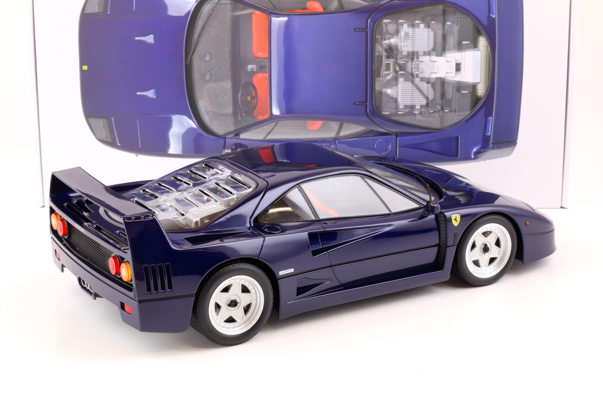 1:12 Norev Ferrari F40 blue metallic 1987 - Limited Edition 300 pcs.