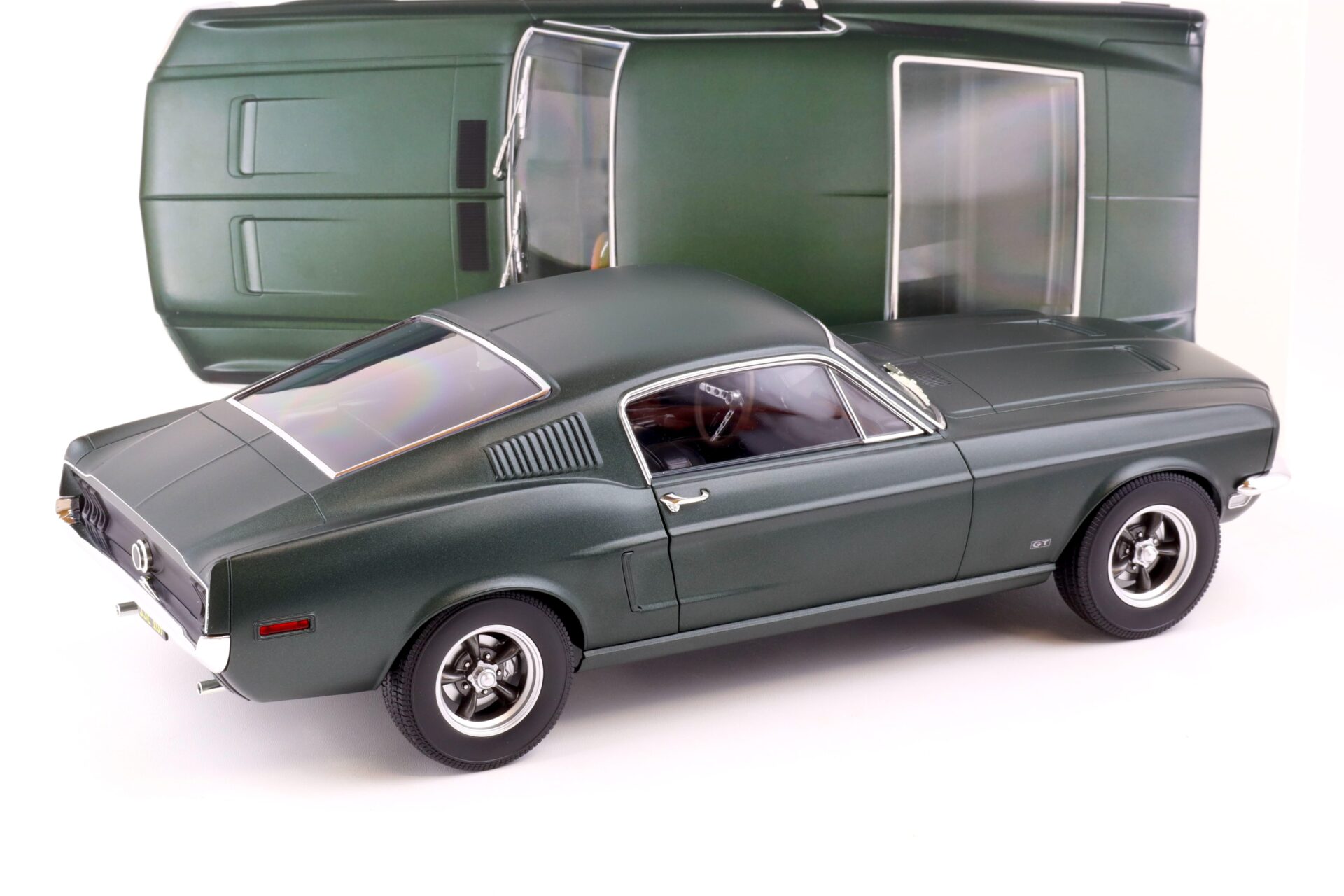 1:12 Norev Ford Mustang Fastback Coupe 1968 Satin green metallic 122702