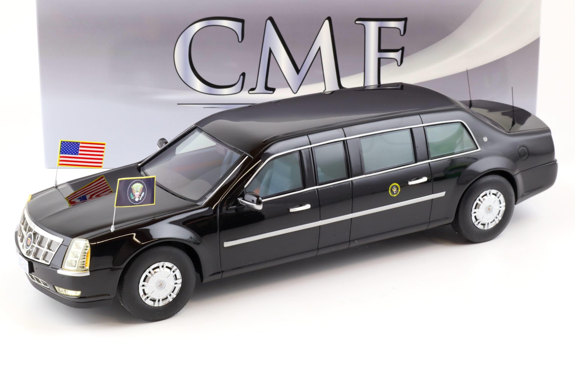 1:18 CMF Cadillac Presidential State Car Limousine black 2009