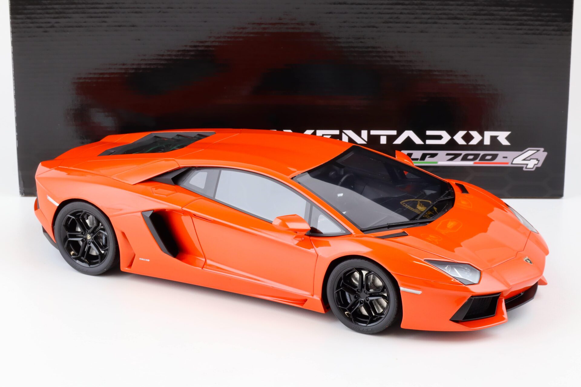 1:12 Kyosho / GT Spirit Lamborghini Aventador LP 700-4 Coupe orange KSR08661P