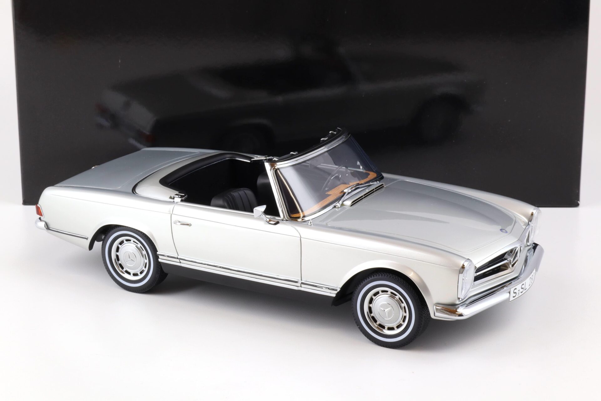 1:12 Premium ClassiXXs Mercedes 280 SL (W113) Pagode silver