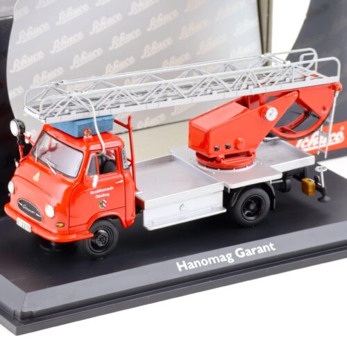 1:43 Schuco Hanomag Garant "Feuerwehr Nürnberg" mit Bachert Drehleiter red