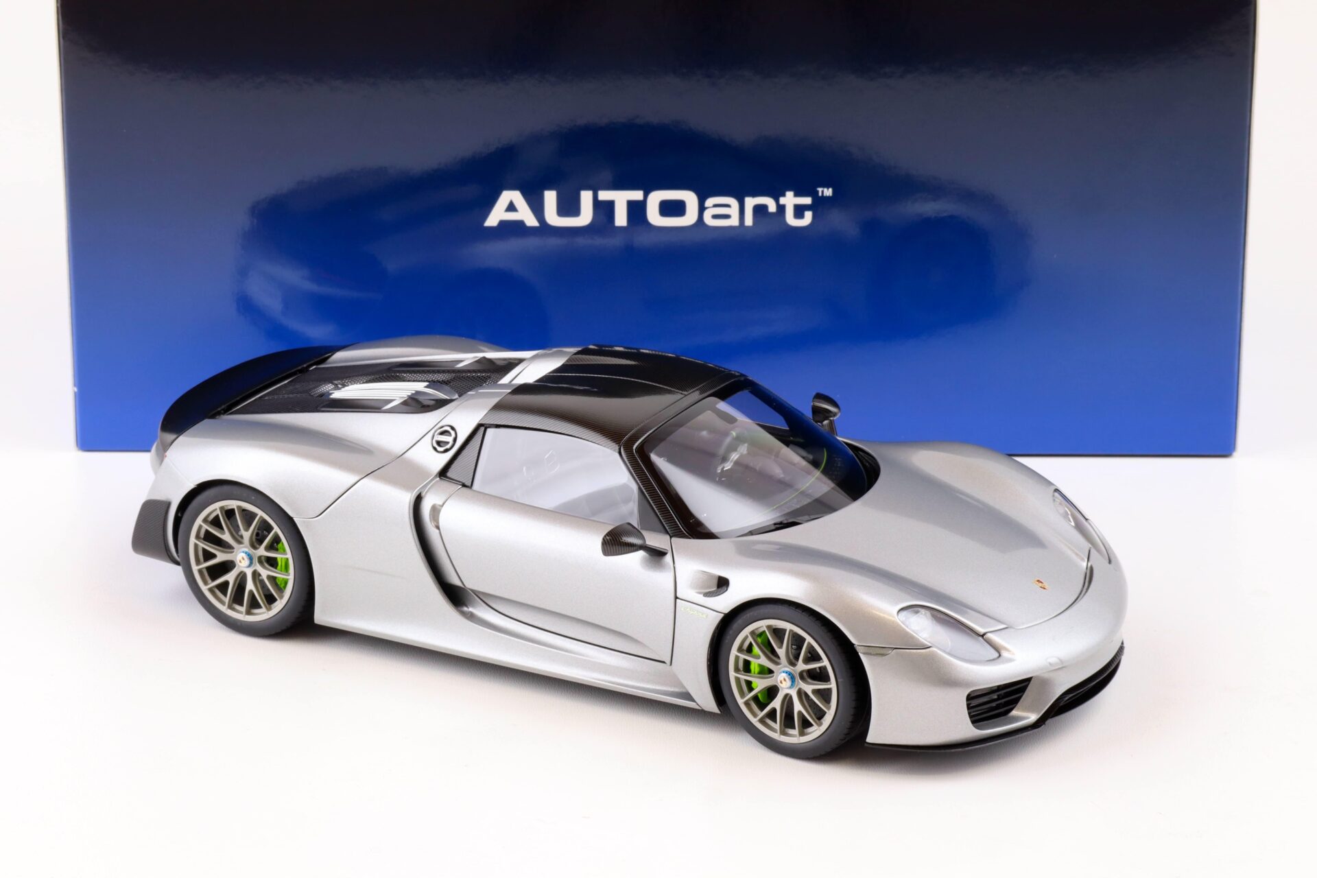 1:18 AUTOart Porsche 918 Spyder GT silver metallic/ silver metallic 77925