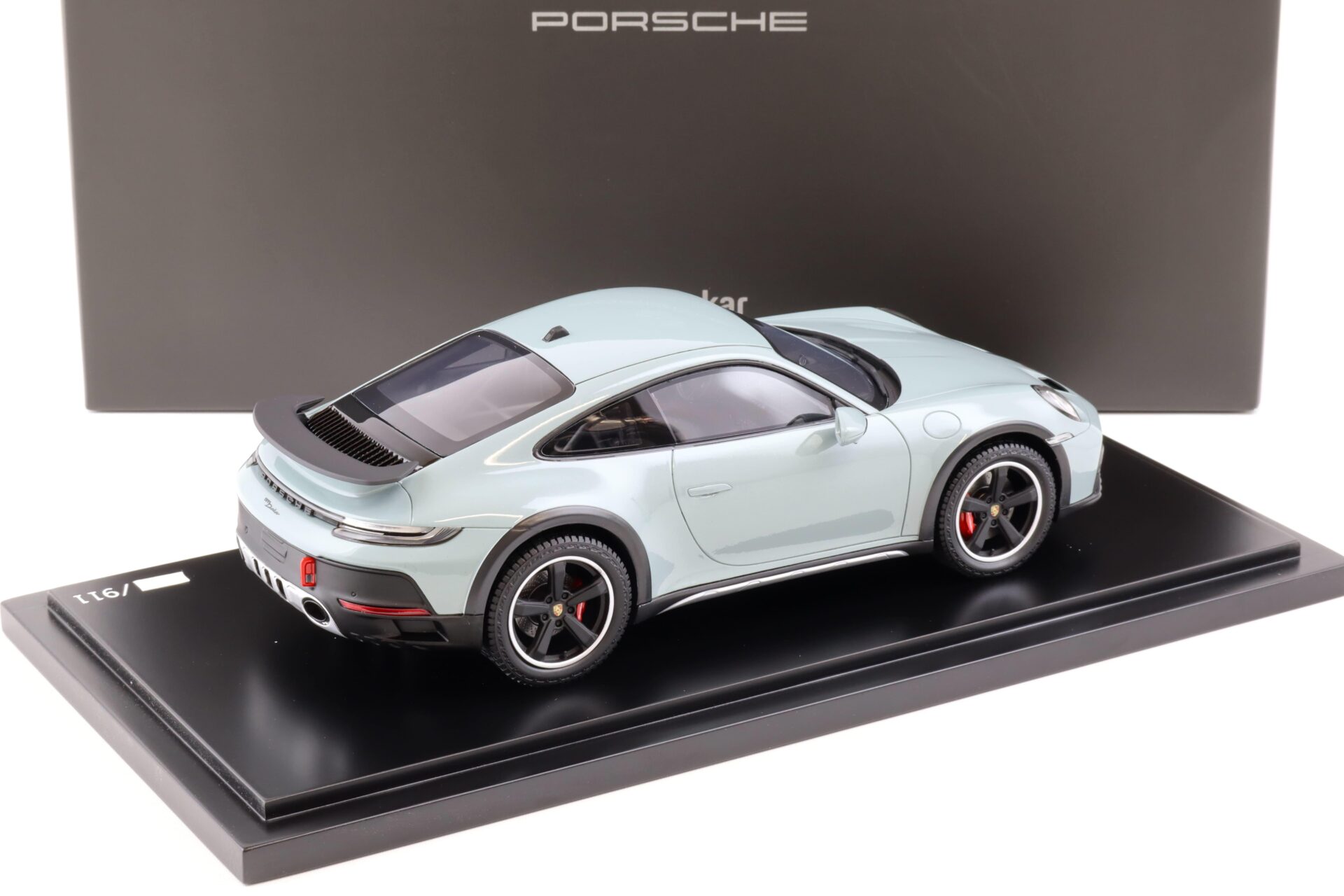 1:18 Spark Porsche 911 (992) Dakar Shade green metallic 2023 WAP DEALER