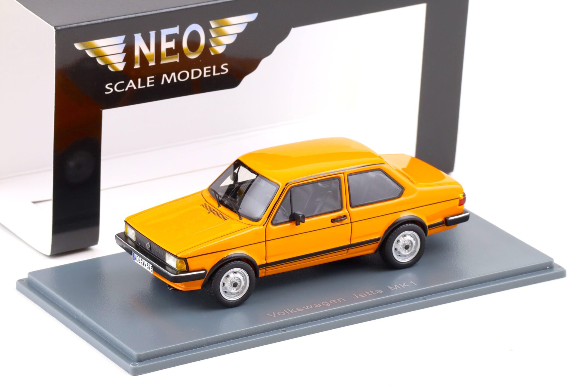 ID 84697 orig.jpg 1:43 NEO VW Jetta MK1 orange 1980 43575