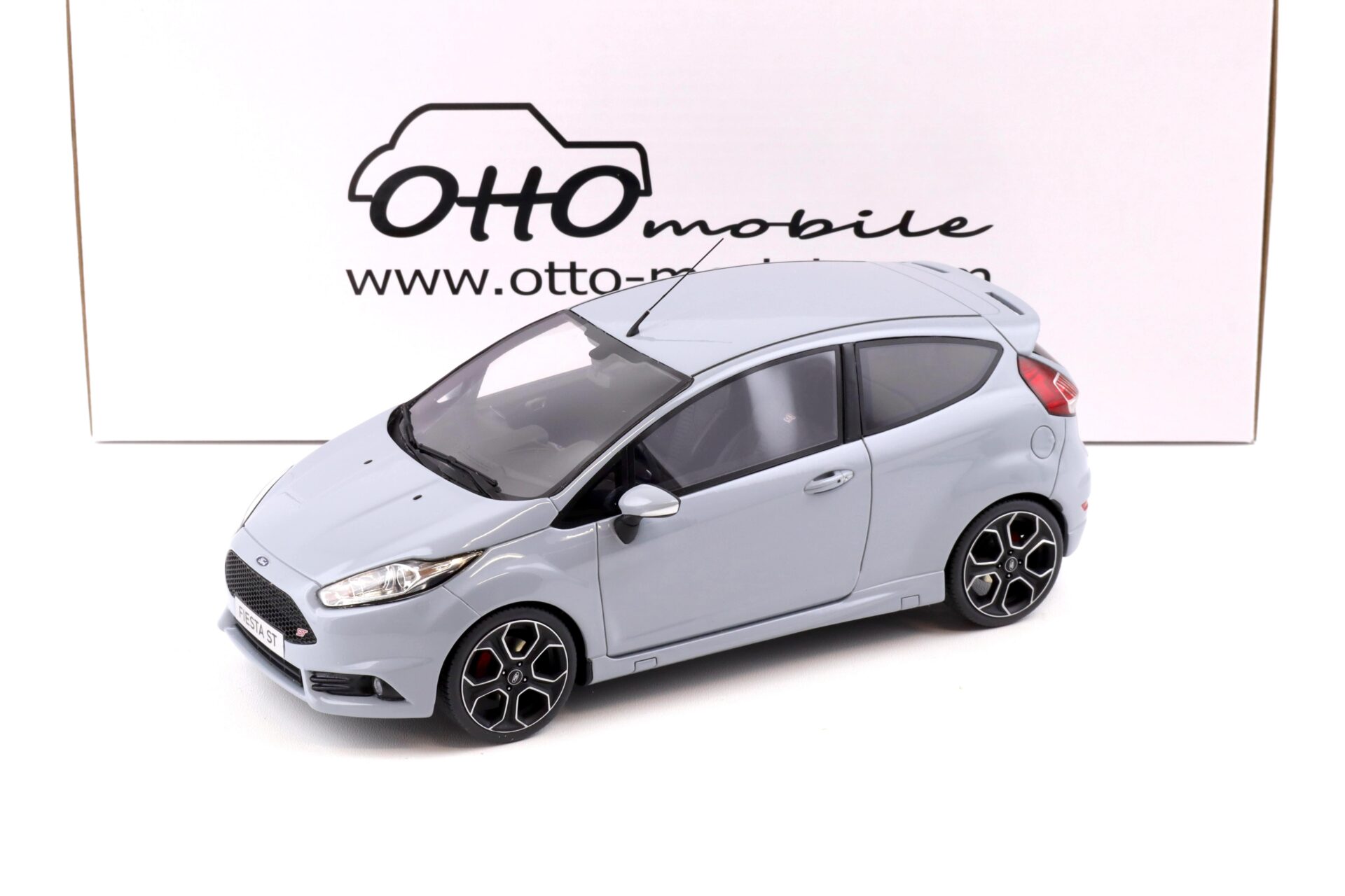 1:18 OTTO mobile OT985 Ford Fiesta ST 200 Storm grey 2016