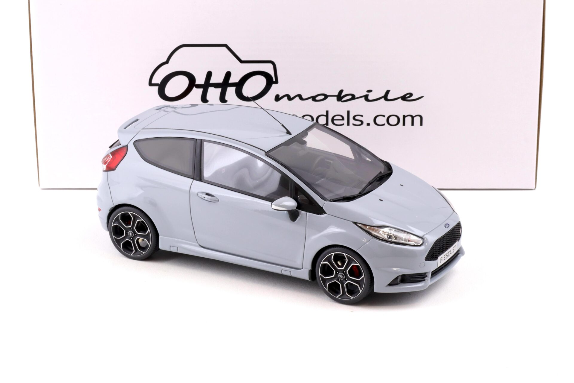 1:18 OTTO mobile OT985 Ford Fiesta ST 200 Storm grey 2016