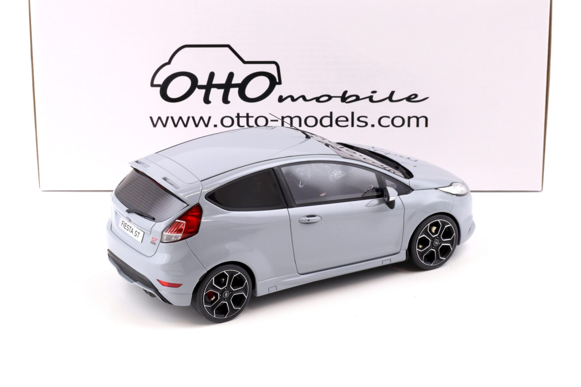 1:18 OTTO mobile OT985 Ford Fiesta ST 200 Storm grey 2016