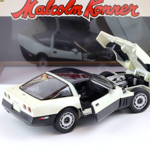 1:18 Greenlight 1986 Chevrolet Corvette C4 Malcom Konner Commemorative white - Image 4