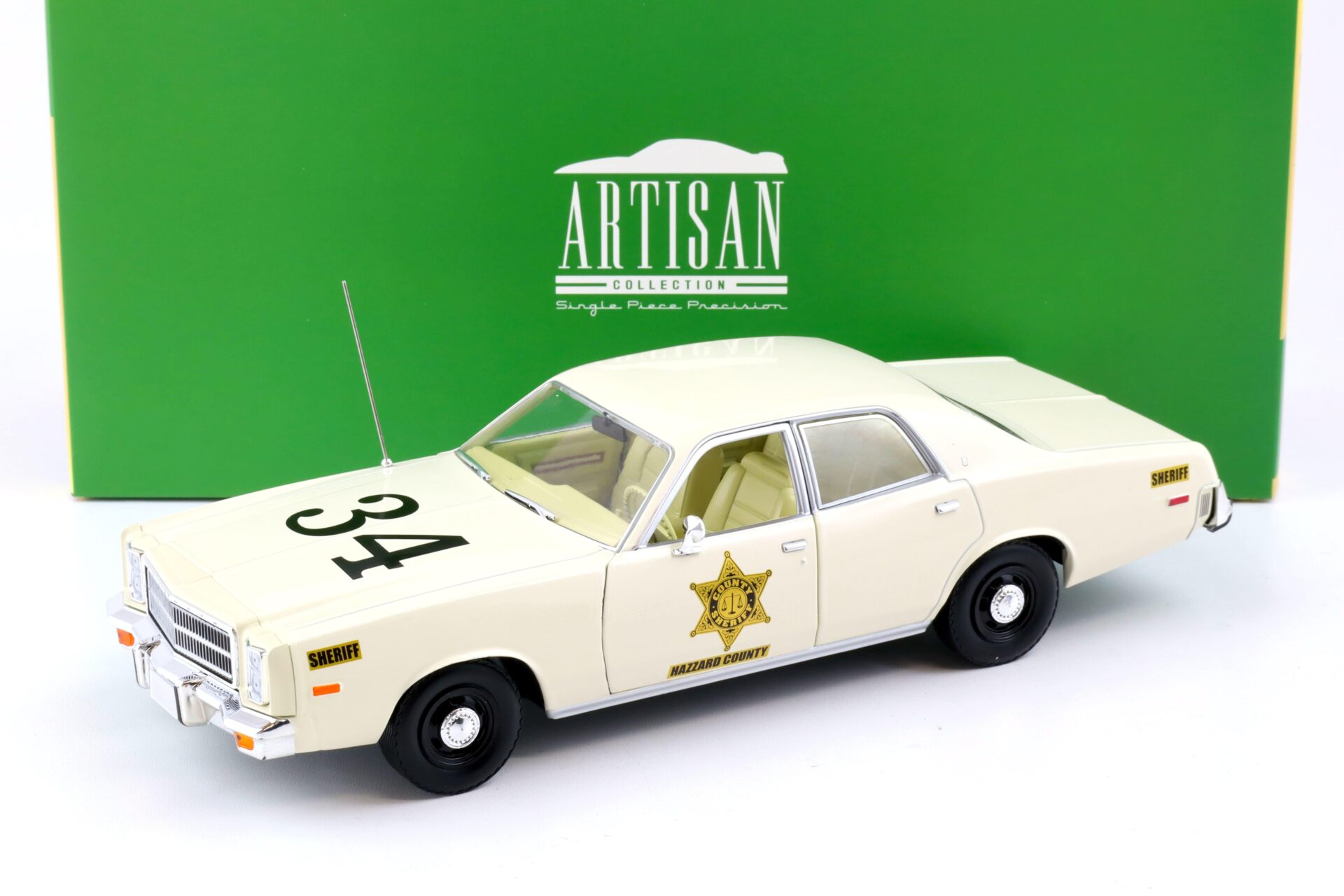ID 84872 orig.jpg 1:18 Greenlight 1977 Plymouth Fury Hazzard Country Sheriff Police beige/ white