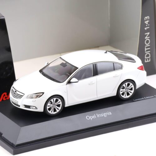 1:43 Schuco Opel Insignia A Limousine snow white