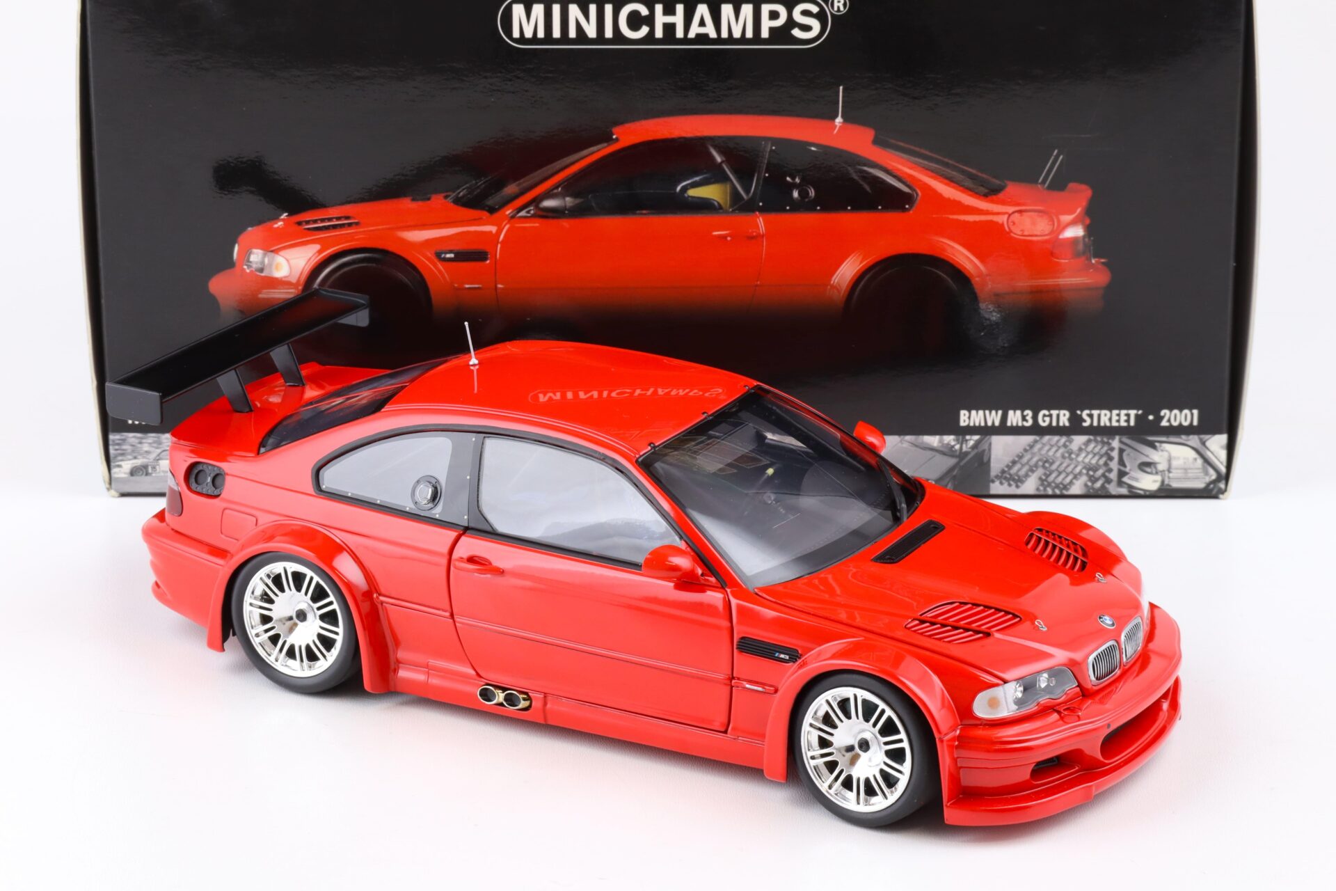 1:18 Minichamps BMW M3 GTR E46 Street 2001 red