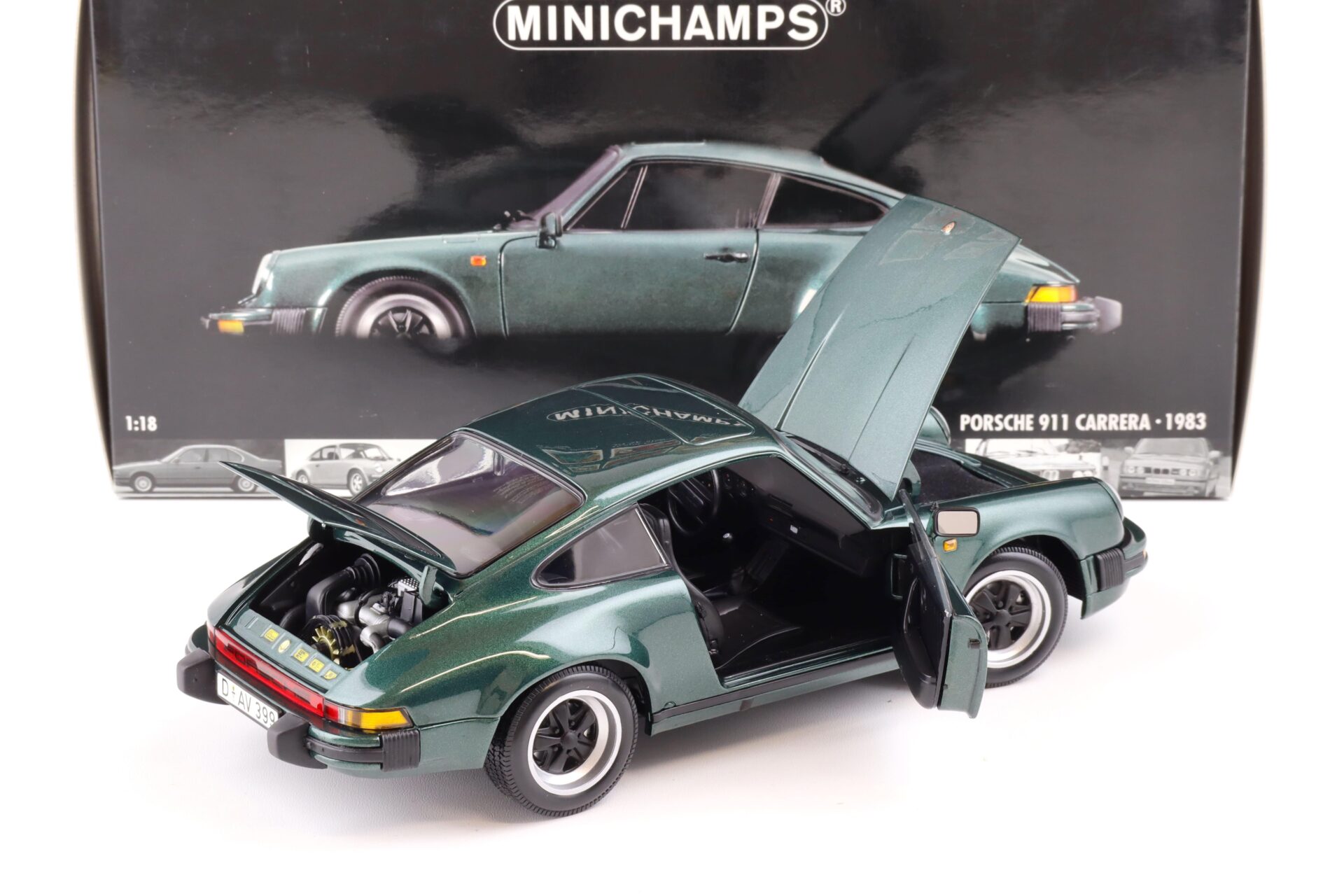 1:18 Minichamps Porsche 911 Carrera Coupe 1983 green metallic
