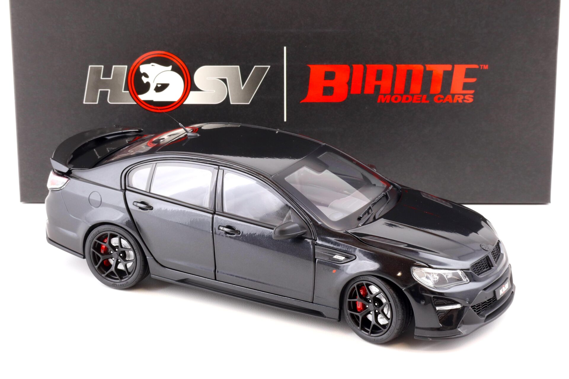1:18 BIANTE Holden HSV GTSR W1 Phantom Limousine black metallic 2017