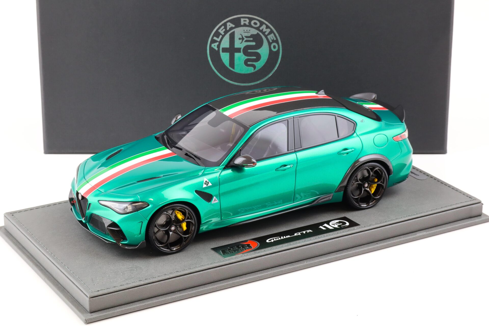 1:18 BBR Alfa Romeo Giulia GTA Verde Montreal green/ Italian Flag - Limited 5 pcs.