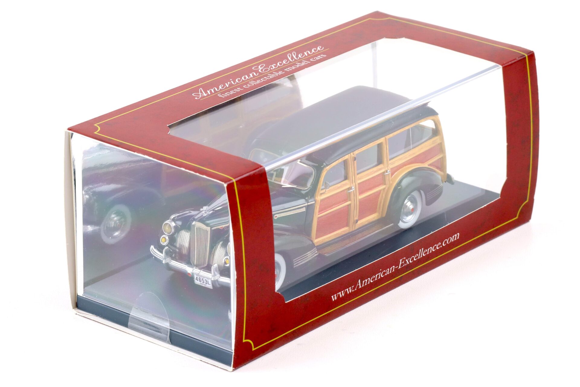 1:43 American Excellence NEO Packard 110 Deluxe Wagon green/ black 1941