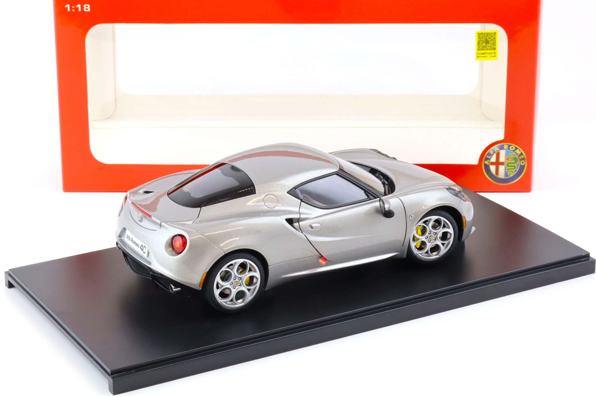 1:18 AUTOart Alfa Romeo 4C Coupe metallic grey 2013